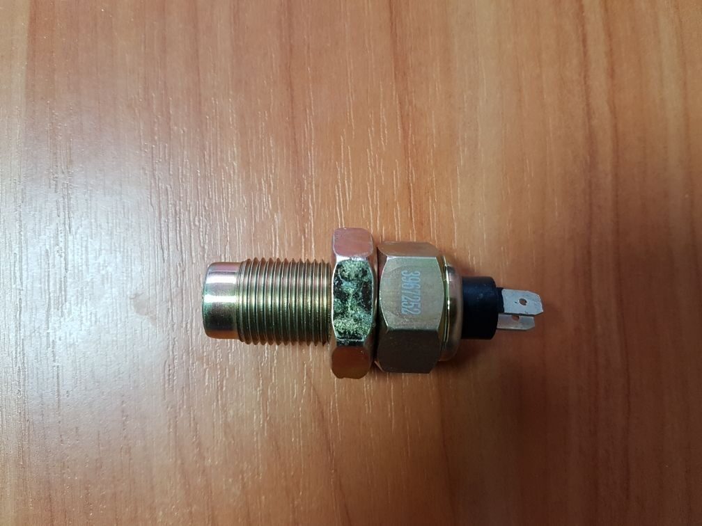 Датчик оборотов коленвала (двс 4BT,6BT,6CT,L,ISLe) М18x1,5x34 3967252/3834N-01/3622-000020-С2