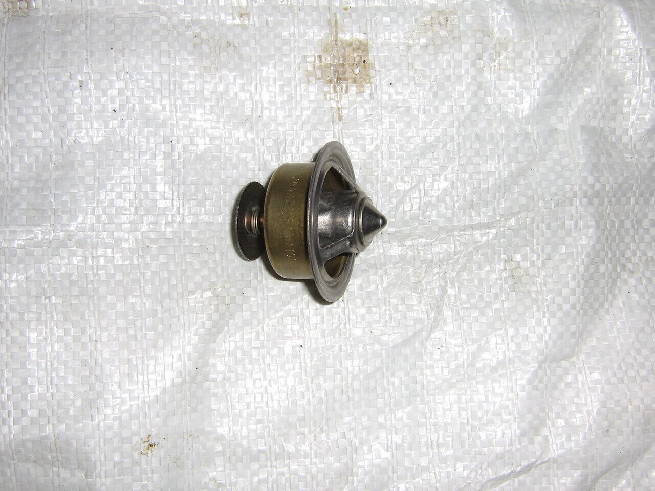 Термостат 82 С 1306-00046 YUTONG Cummins EQB 140/210-20