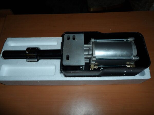 Пневмоцилиндр открывания двери 61QA1-08511TD/61NA3-08501TD HIGER 6840/6885/6109/6129 King Long
