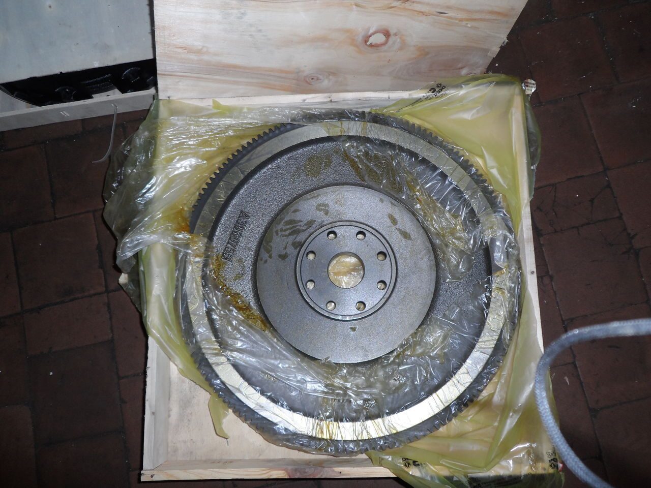 Маховик в сборе 8 отверстий 3960755//3960490/3960491/3960742 С 220-20 L 340-375 Higer 6129,6109, GD 6112-6129. YUTONG Dong Feng