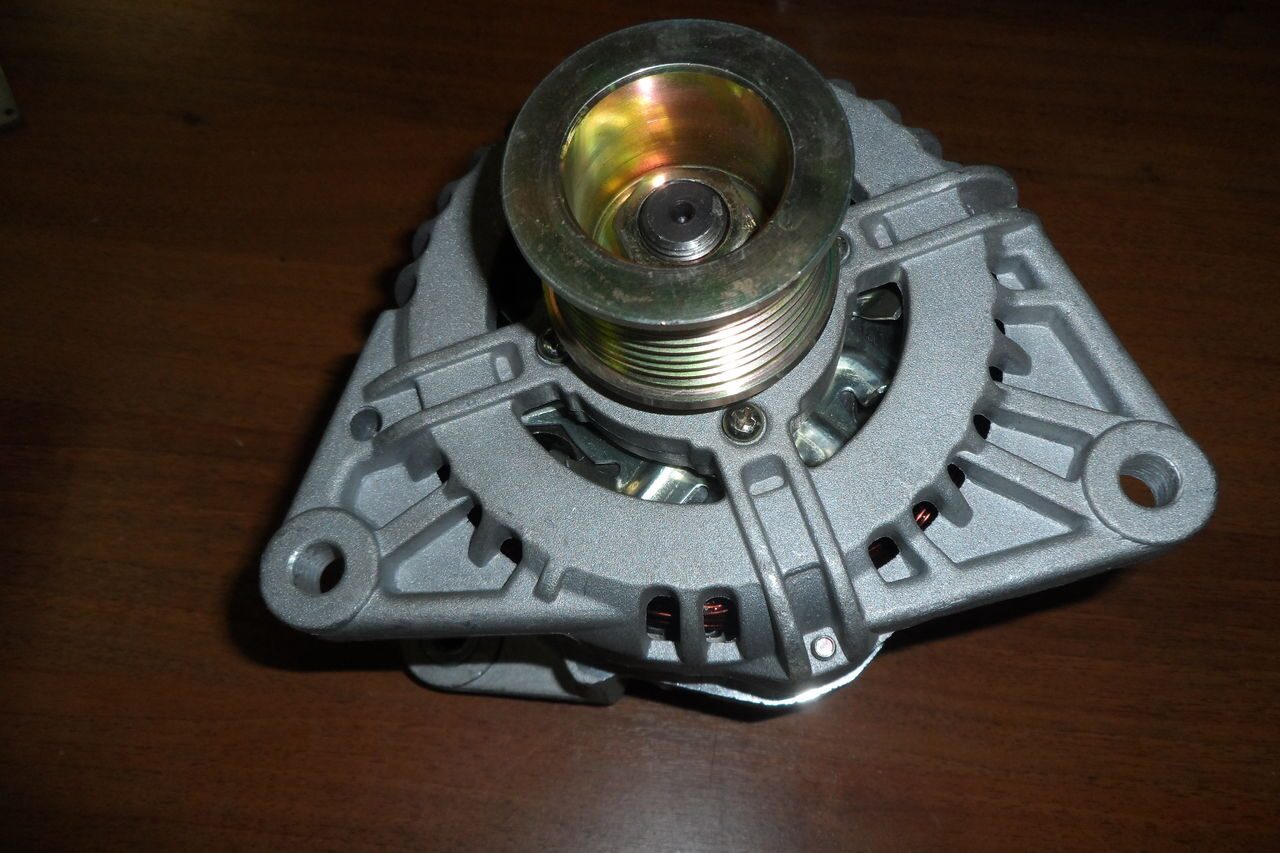 Генератор (ISBe, ISDe) JFZ2720 24V 70A (120град.81мм) 4984043 YUTONG