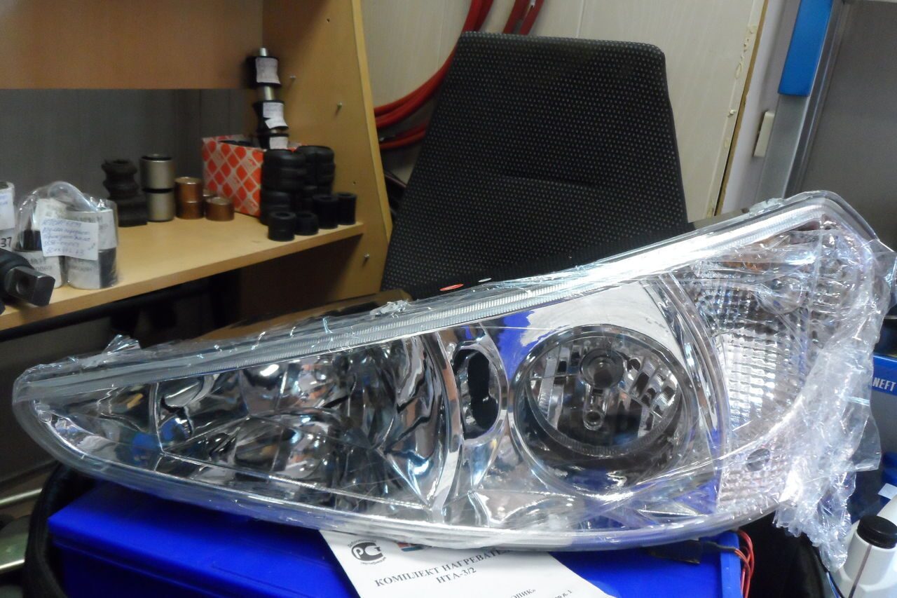 Фара левая передняя KING LONG XMQ 6127 (не линзованная) DJ-WGQ463-L