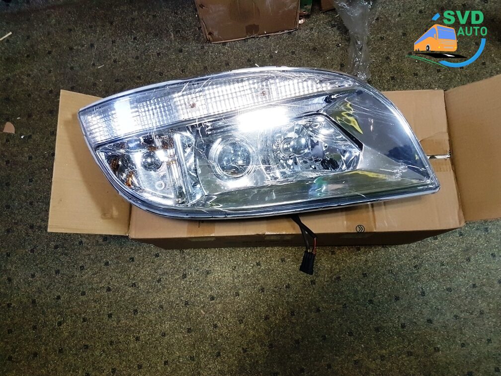 Фара передняя правая Golden Dragon XML6129 XML3711200B4A0