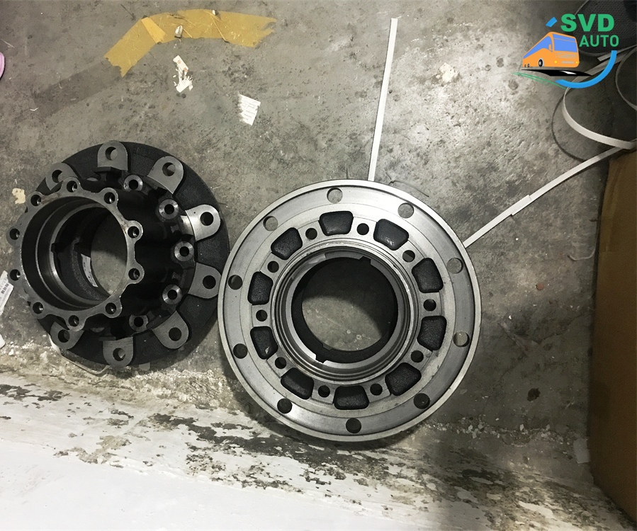 Ступица задняя 10 шпилек KING LONG XMQ6129 224001390/24ZS59F-00005/31ZS19E-04015
